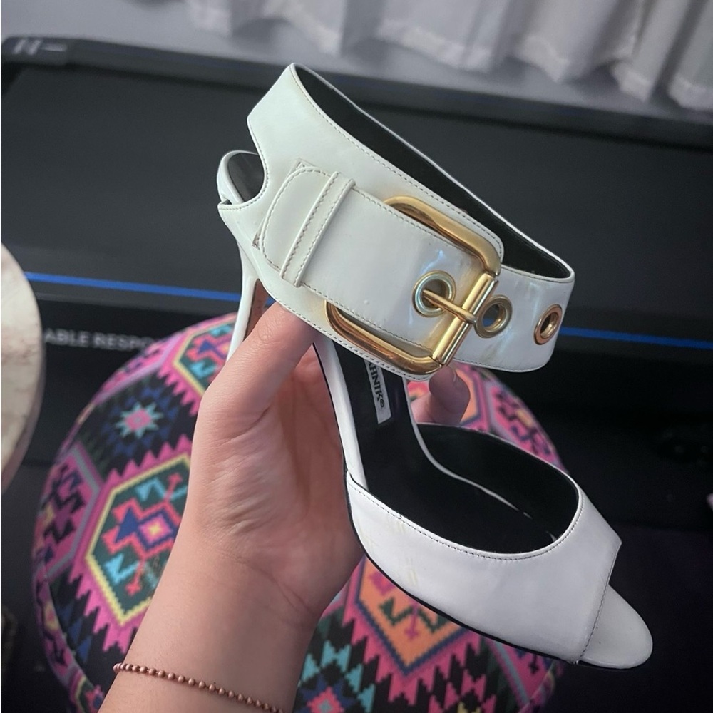 Manolo Blahnik Ivory Leather Peeptoe Heels
